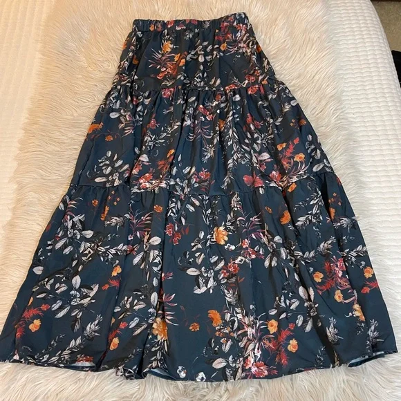 Floral | Maxi Skirt - Picture 2 of 8